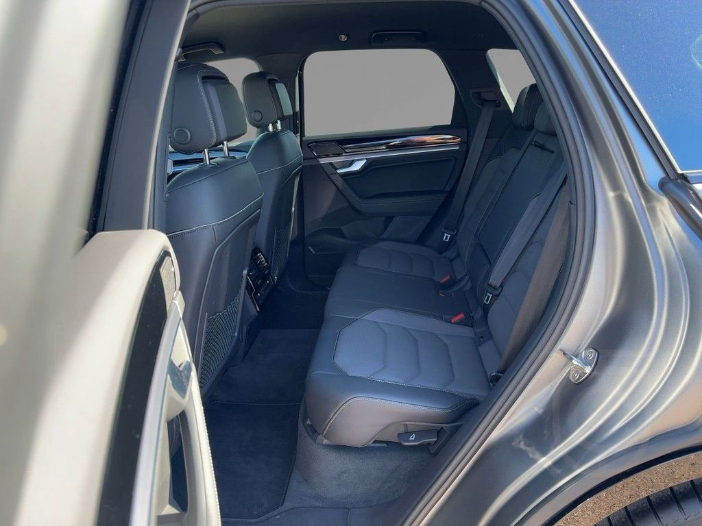 Volkswagen Touareg 3.0 TSI DSG 4M R-Line ACC Kamera LED Nav