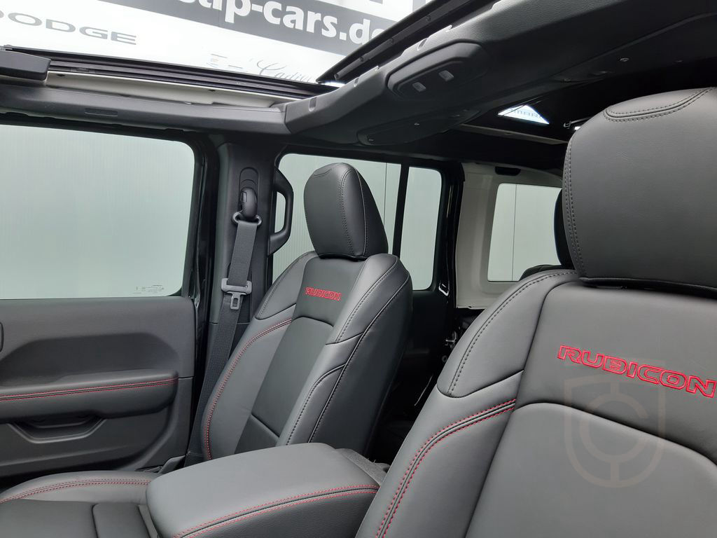 Jeep Wrangler Rubicon My 24 mit SkyOne Touchdach