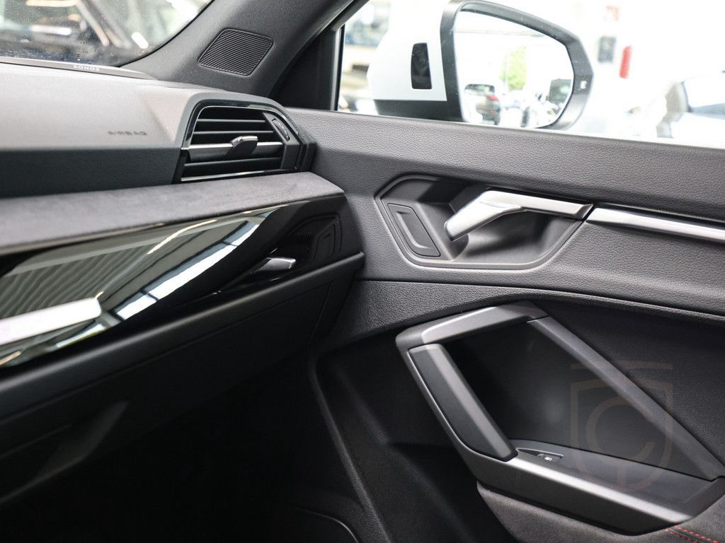 Audi RS Q3 Sportback 2.5 TFSI quattro Black ACC PANO