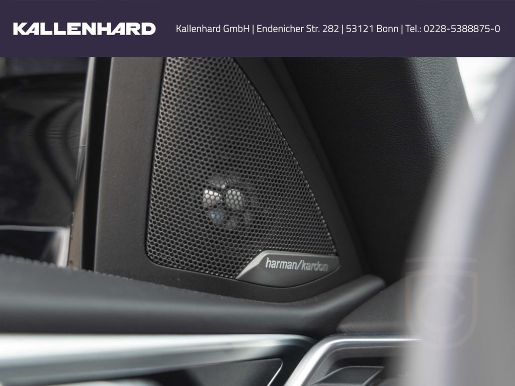 BMW M4 xDrive Competition Cabrio-Widescreen-DrivingA