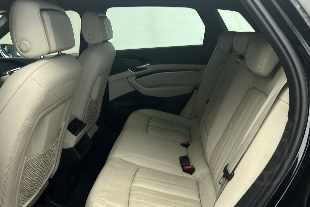 Audi E-Tron 55 quattro Proline Svart Optik