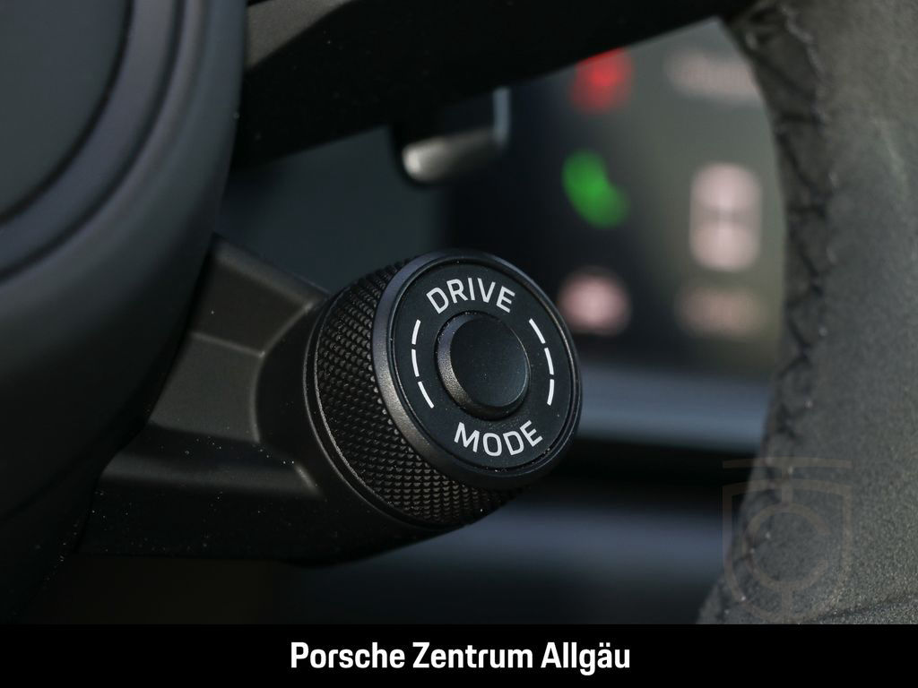 Porsche 992 911 Carrera 4S Surround-View Sport Chrono