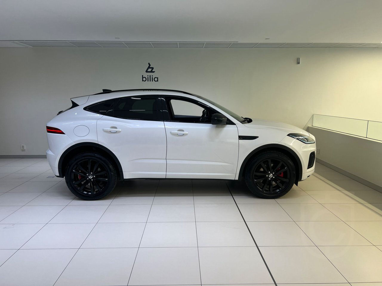 Jaguar E-Pace P300e PHEV R-Dynamic