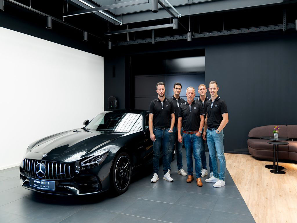 Mercedes-Benz GLC 300 d 4M EDITION AMG NIGHT AHK DISTR PANO 36