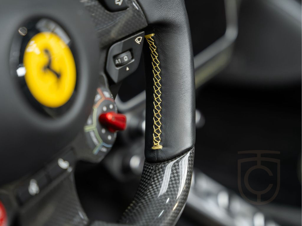 Ferrari Portofino M V8 HELE Carbon Daytona Seats 3.9 Por