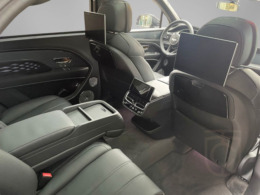 Bentley Bentayga EWB 4.0 Mulliner - Naim/Pano