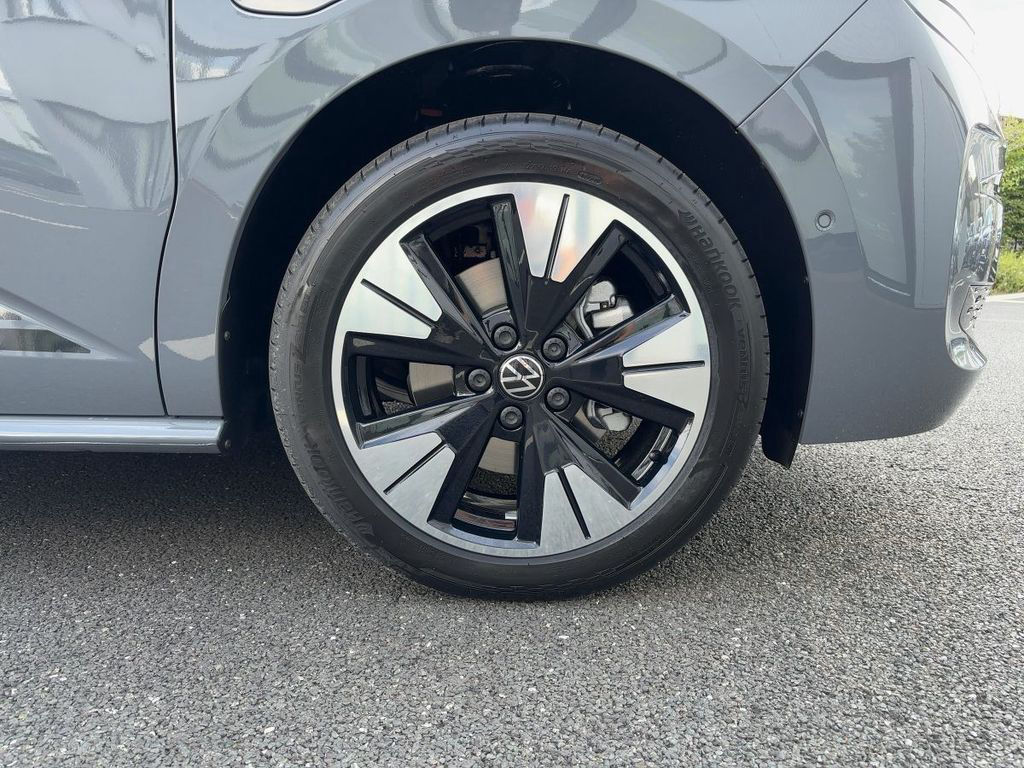 Volkswagen Multivan eHybrid Edition Lang IQ-LED AHZV Pano