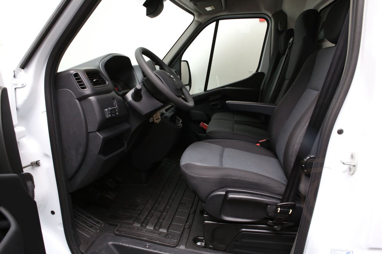 Nissan Interstar Van 2.3dCi L3H2 M