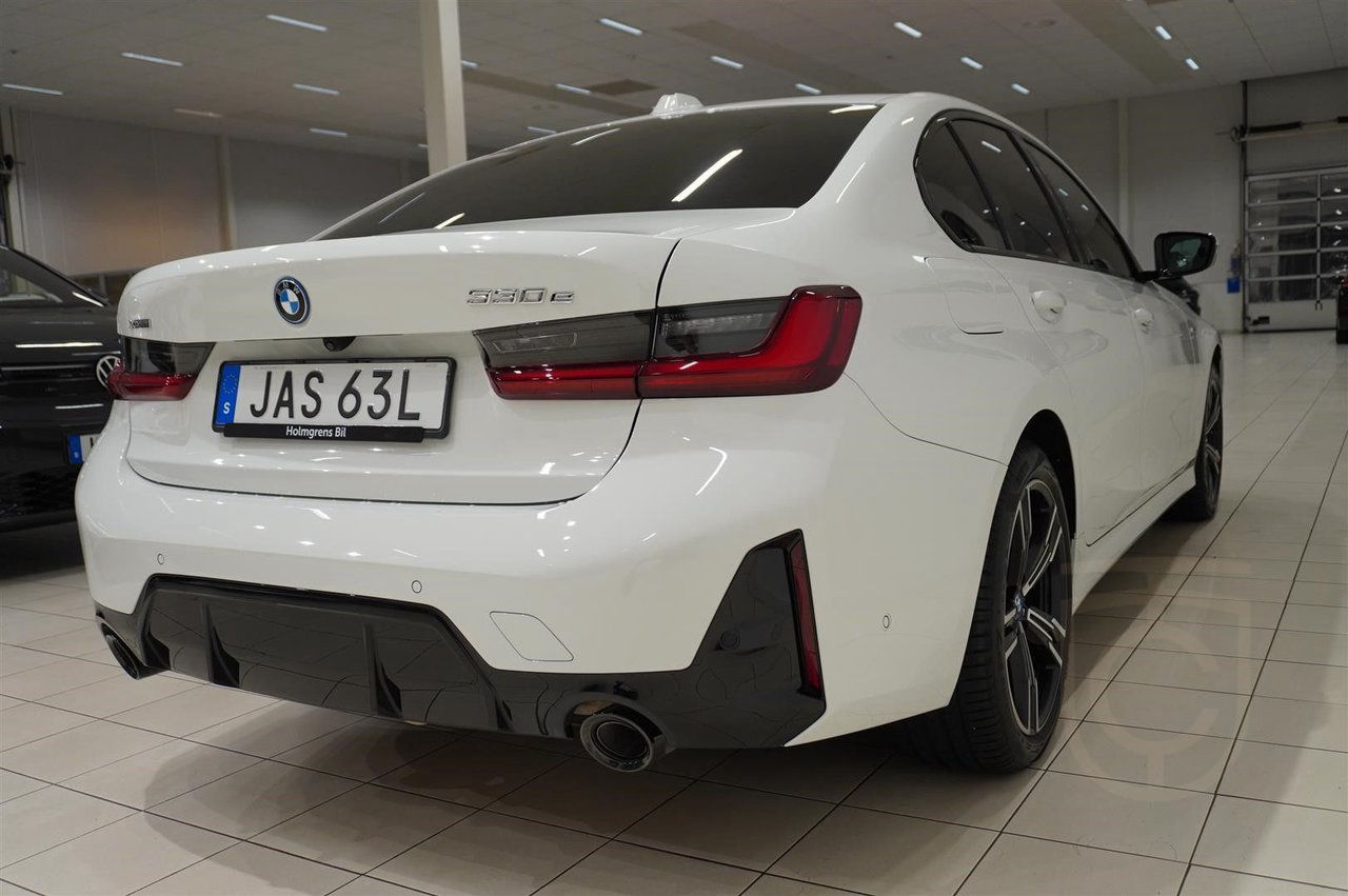 BMW 330e xDrive Sedan M-Sport