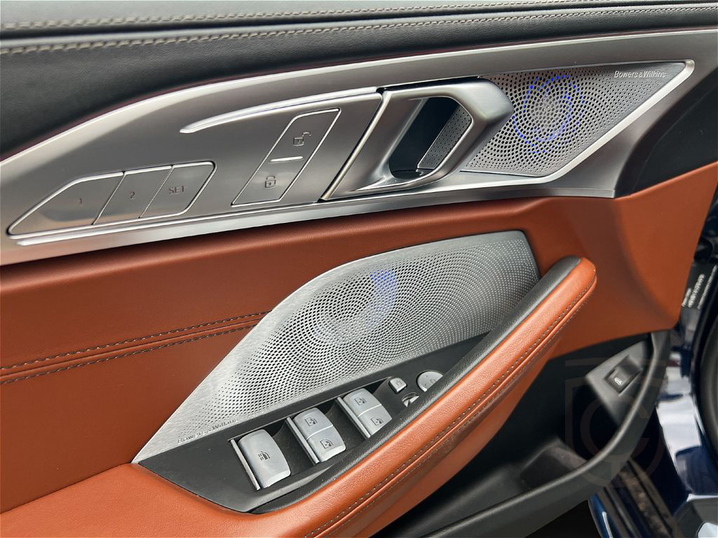 BMW M850 i xDrive Cabrio B&W Carbon Laser NP:173T