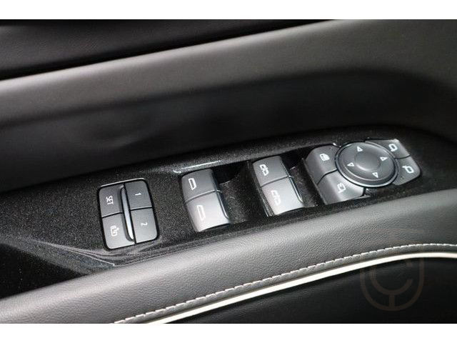 Cadillac Escalade Black Sport Platinum,23Zoll,Klappe,Voll