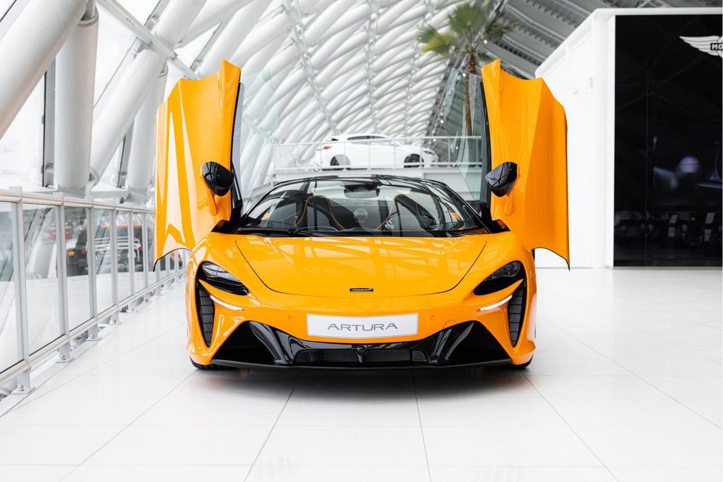 McLaren Artura Spider 3.0 V6 Plug-In | Performance | Car