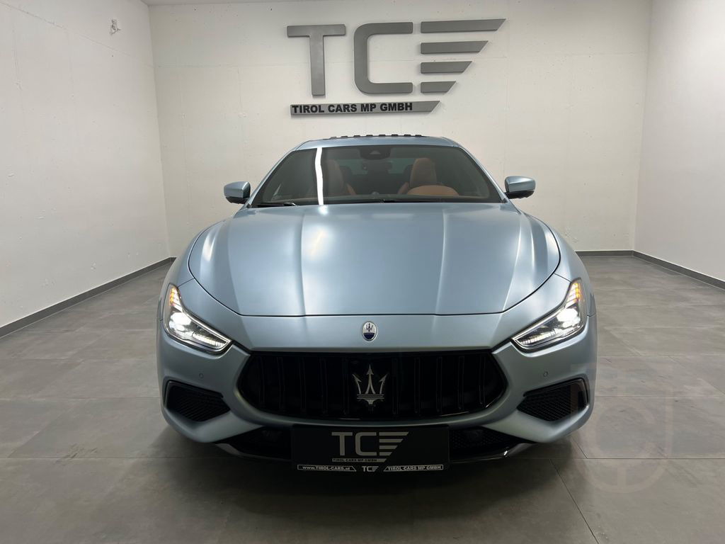 Maserati Ghibli SQ4 F Tributo Sondermodell, Pano, KW, ...