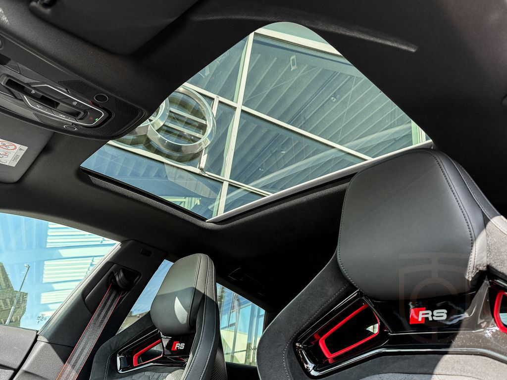 Audi RS5 performance/Comp+/Schalensitze/300km/h/Keram