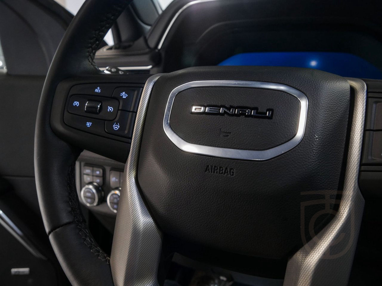 GMC Yukon DENALI RESERVE 6.2 V8 E85 2