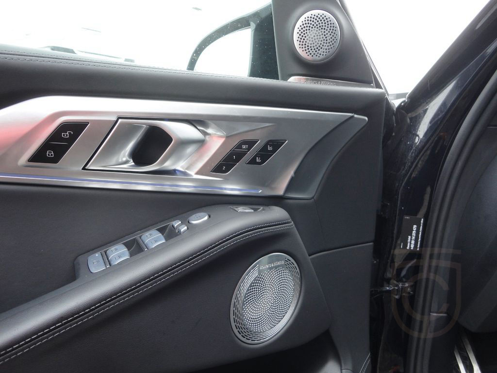 BMW XM,AHK,B&W,Sitzbelüft.+Massage,Leder schwarz,23"