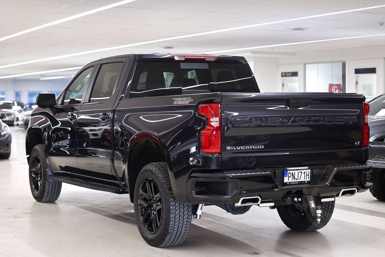 Chevrolet Silverado Trail Boss 6.2L V8 Bakflip