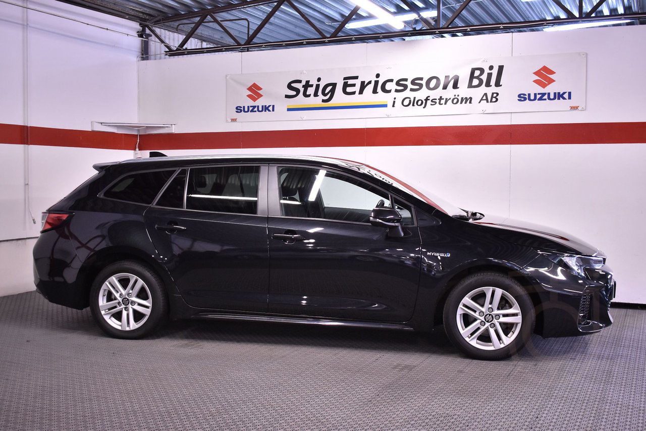 Suzuki Swace 1,8 Hybrid Select