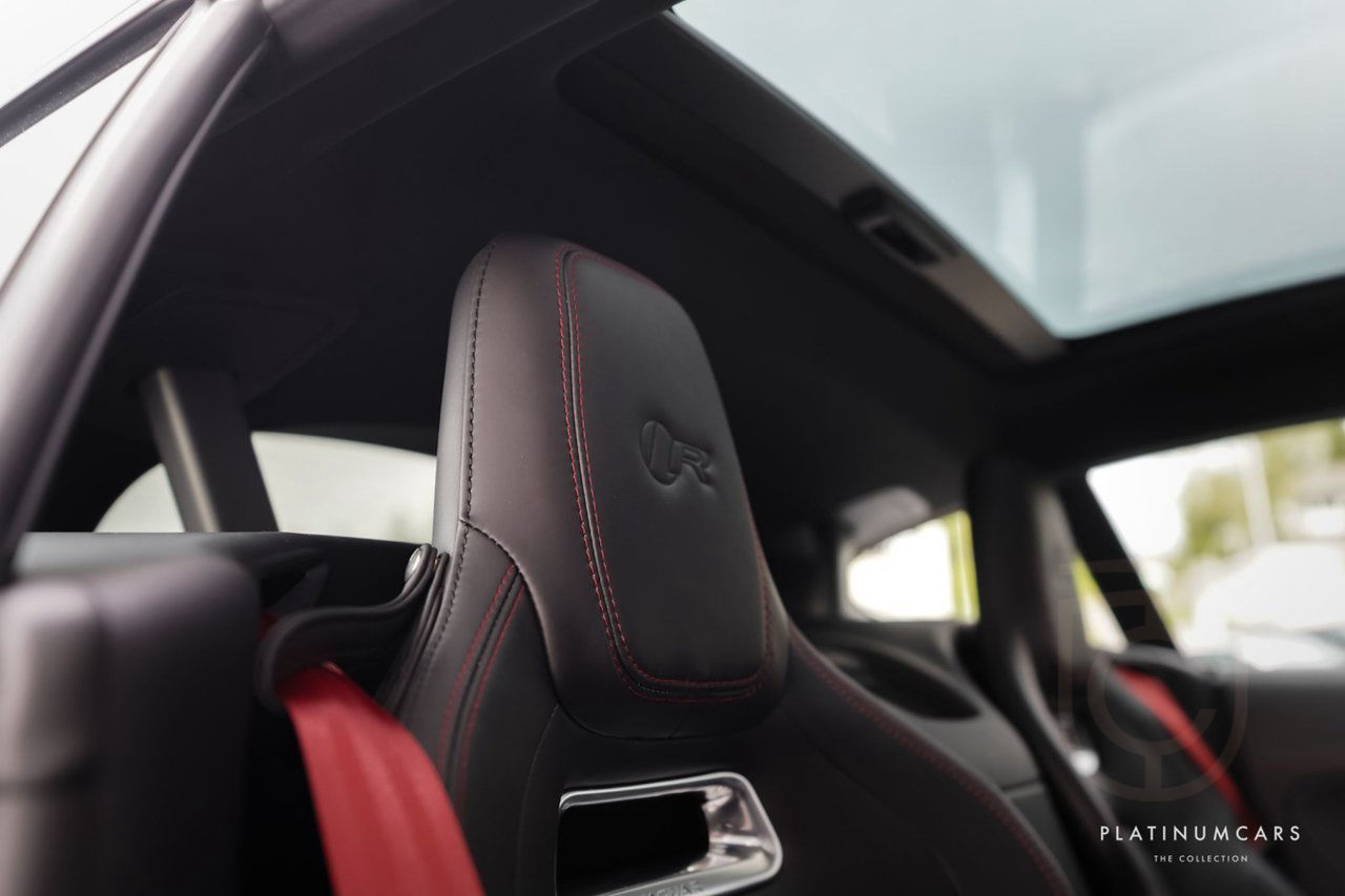 Jaguar F-Type R Quickshift