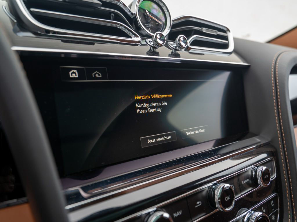 Bentley Bentayga Azure V8