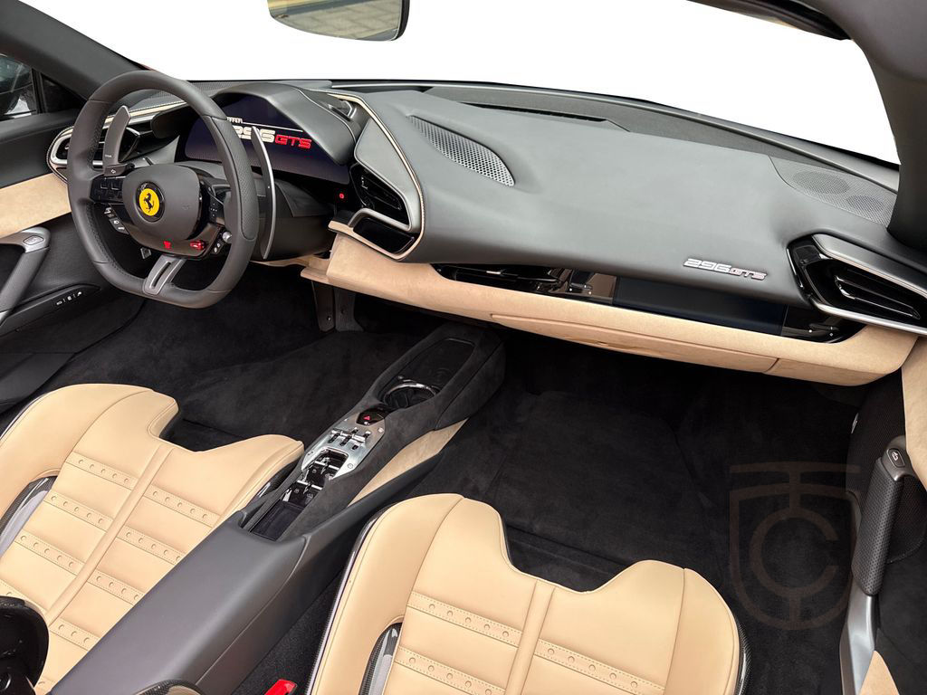 Ferrari 296 GTS 40.000€ an Optionals