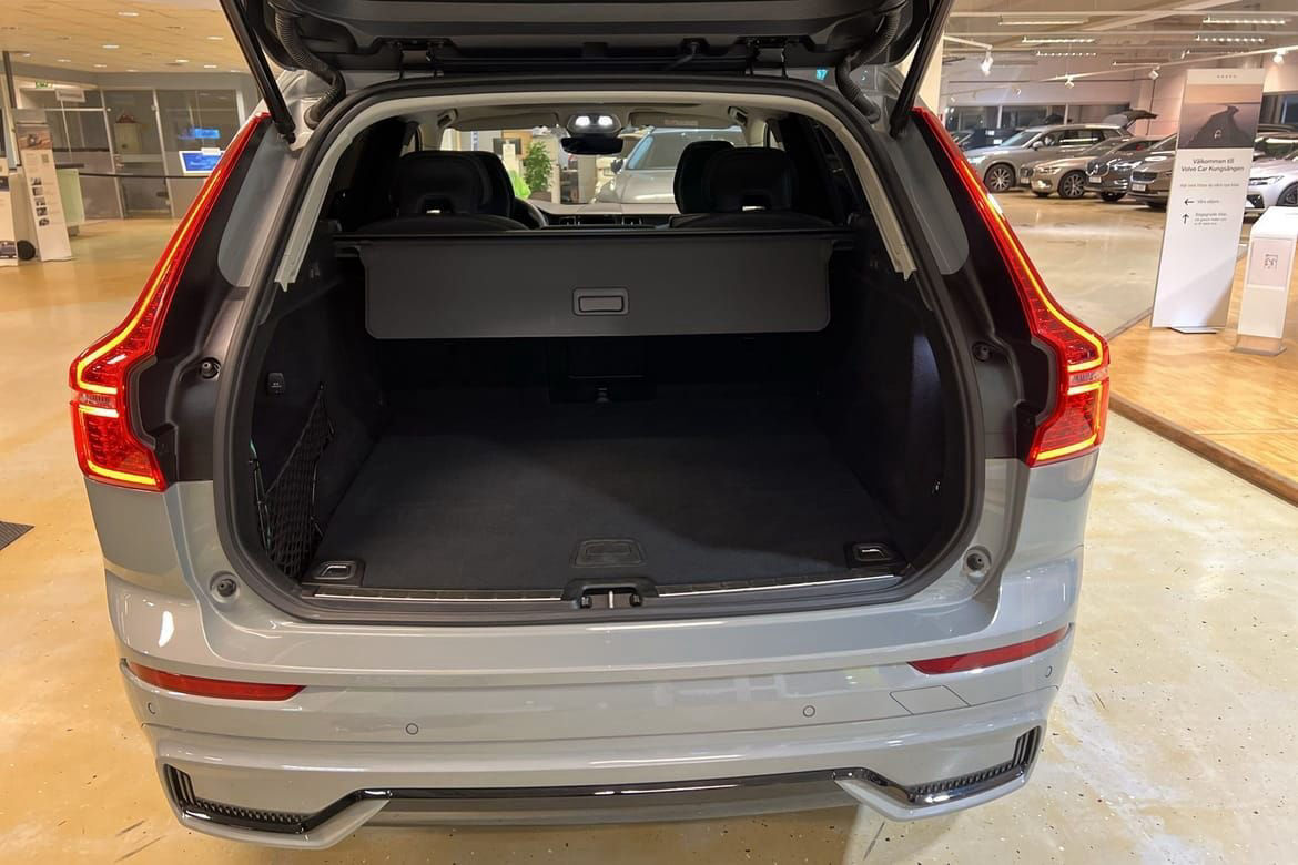 Volvo XC60 Recharge T6 II Plus Dark Edition. 360