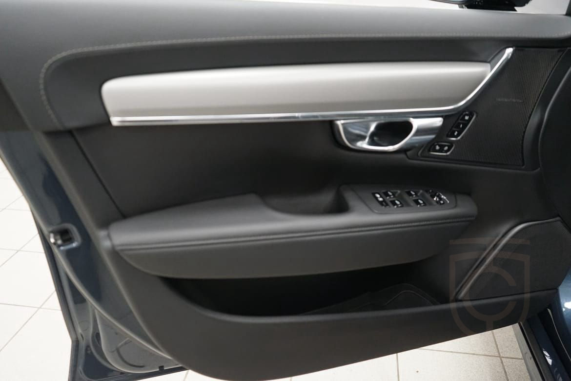 Volvo V90 T8 Ultra Bright