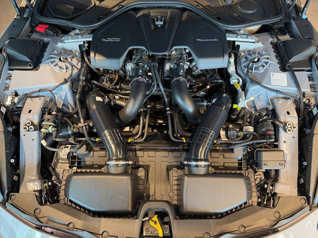 Maserati GranCabrio Modena MY25 +AIRSCARF+360°-KAM+CARBON