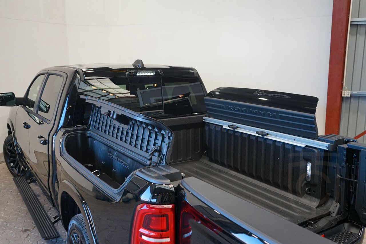 RAM 1500 Limited Night Rambox Hurricane