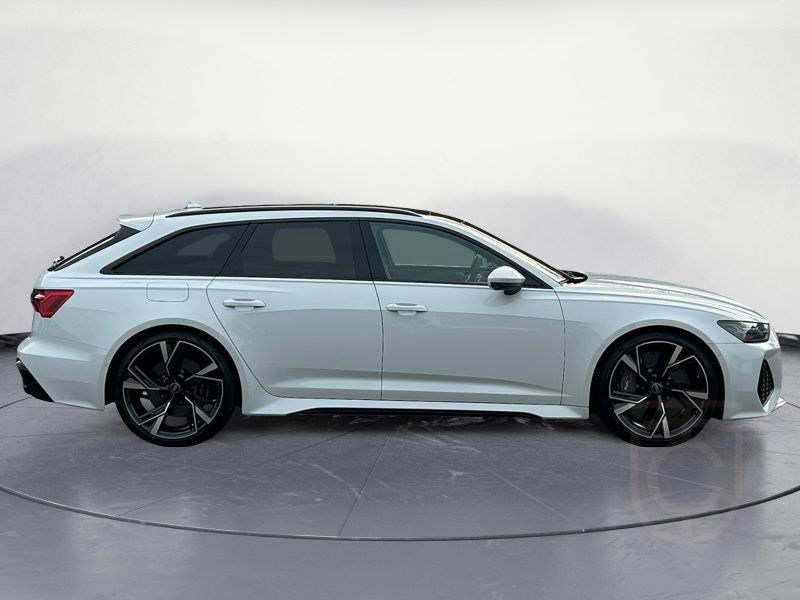 Audi RS6 Avant 4.0 TFSI quattro tiptronic Anhängevor.