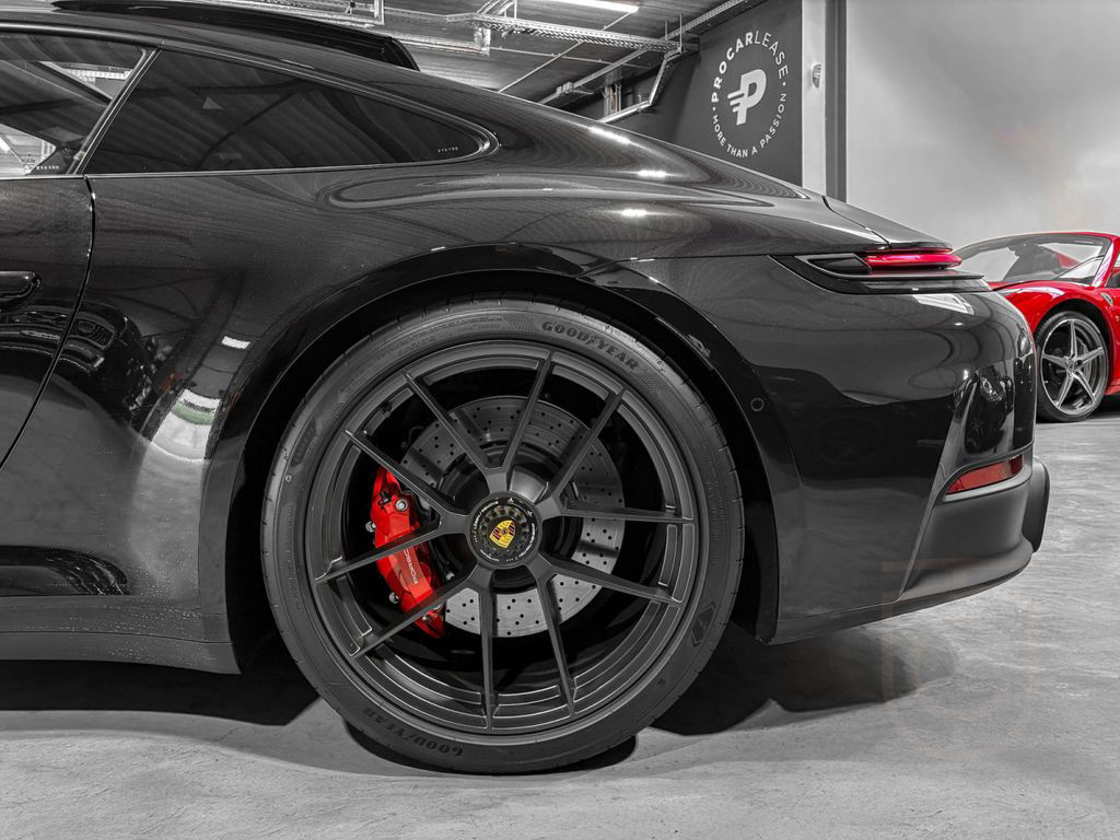 Porsche 992 911/992.2 CARRERA 4 GTS / FACELIFT MY2025 /