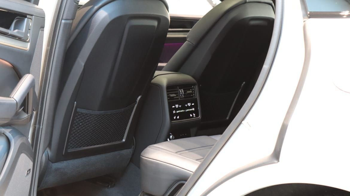 Porsche Cayenne E-Hybrid Cashmere beige metallic