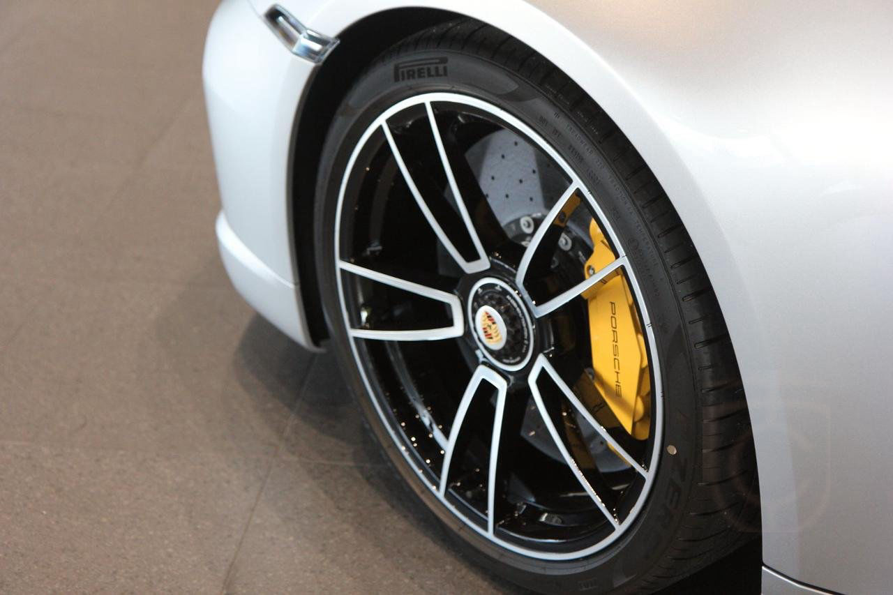 Porsche 911 992 Turbo S 650hk