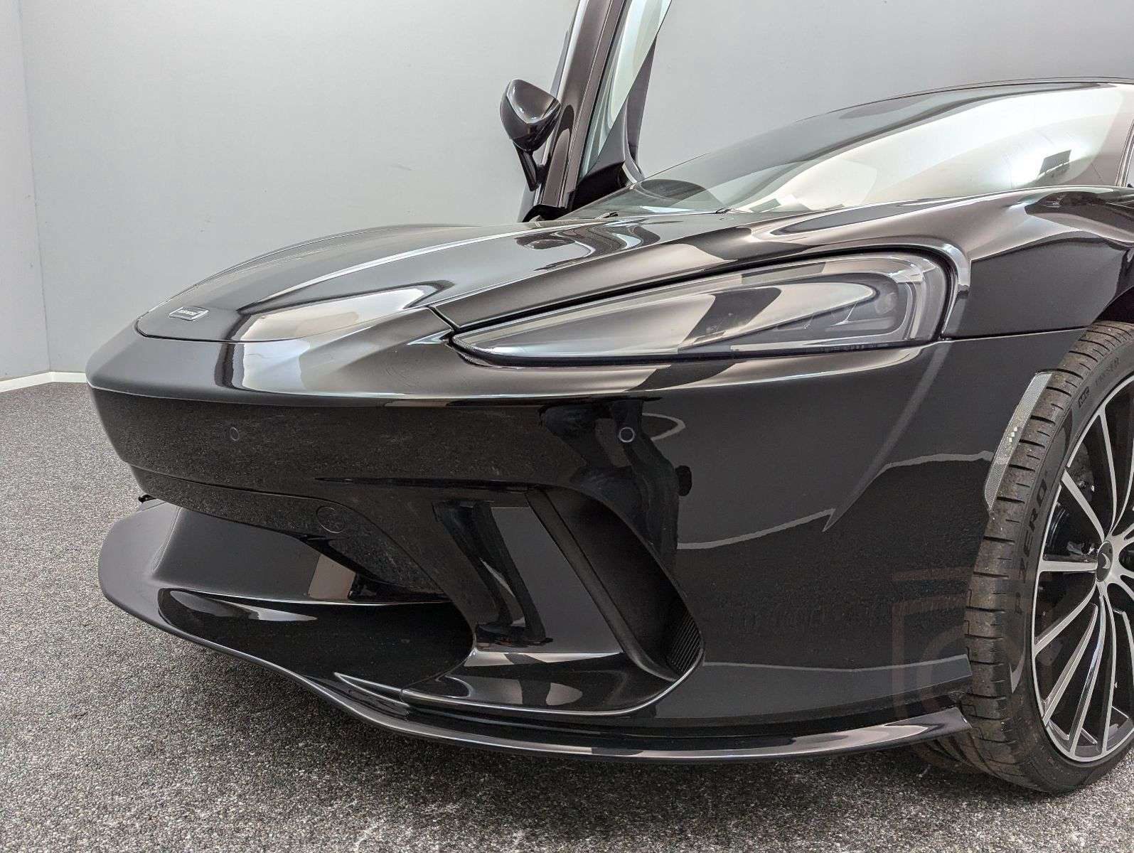 McLaren GT*carbon*full options*B&W