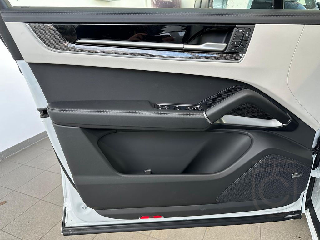 Porsche Cayenne Coupe Facelift MY25/w-sw/Mass/Mtx/14W/21
