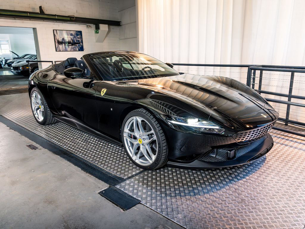 Ferrari Roma Spider 360° CARBON BEIFAHRERDISPLAY