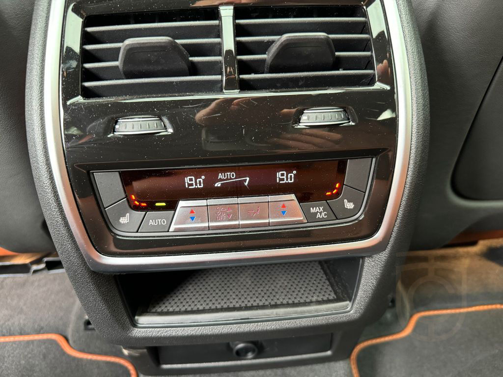 BMW X6 M60i xDrive /M Sitze/Integral/Pan/NP 150.000€