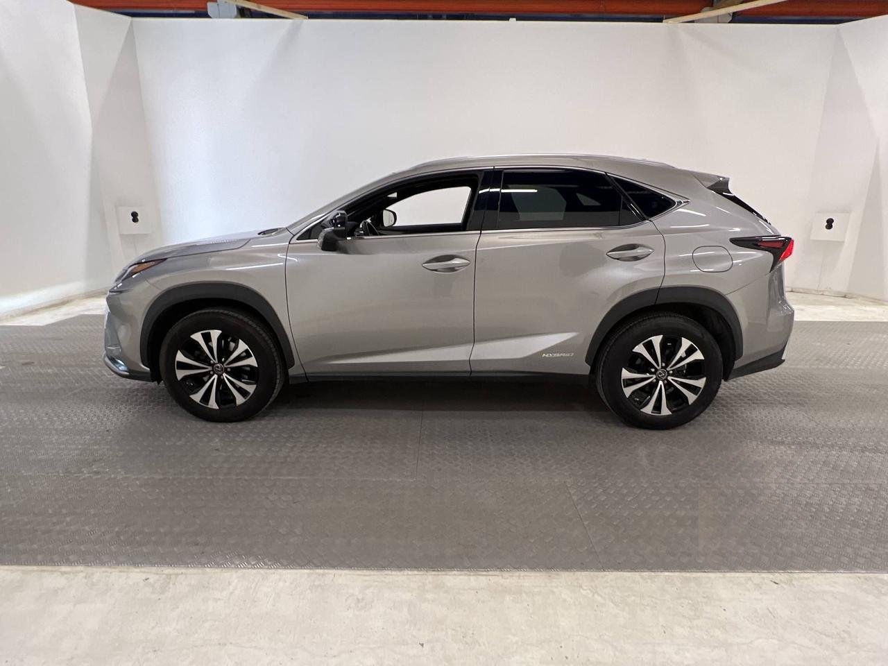 Lexus NX 300h AWD Hybrid