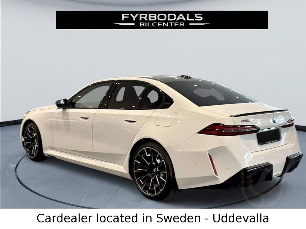 BMW M5 xDrive G90 727hp Hybrid TOWBAR B&W HUD *VAT*