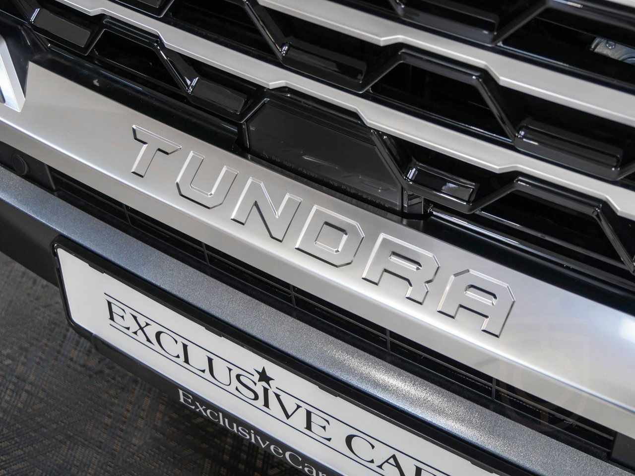 Toyota Tundra CAPSTONE HYRBID HEV