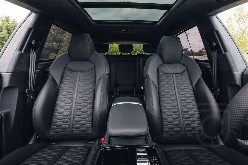Audi RS Q8 Performance / New / Ceramic / Sunroof / Ma