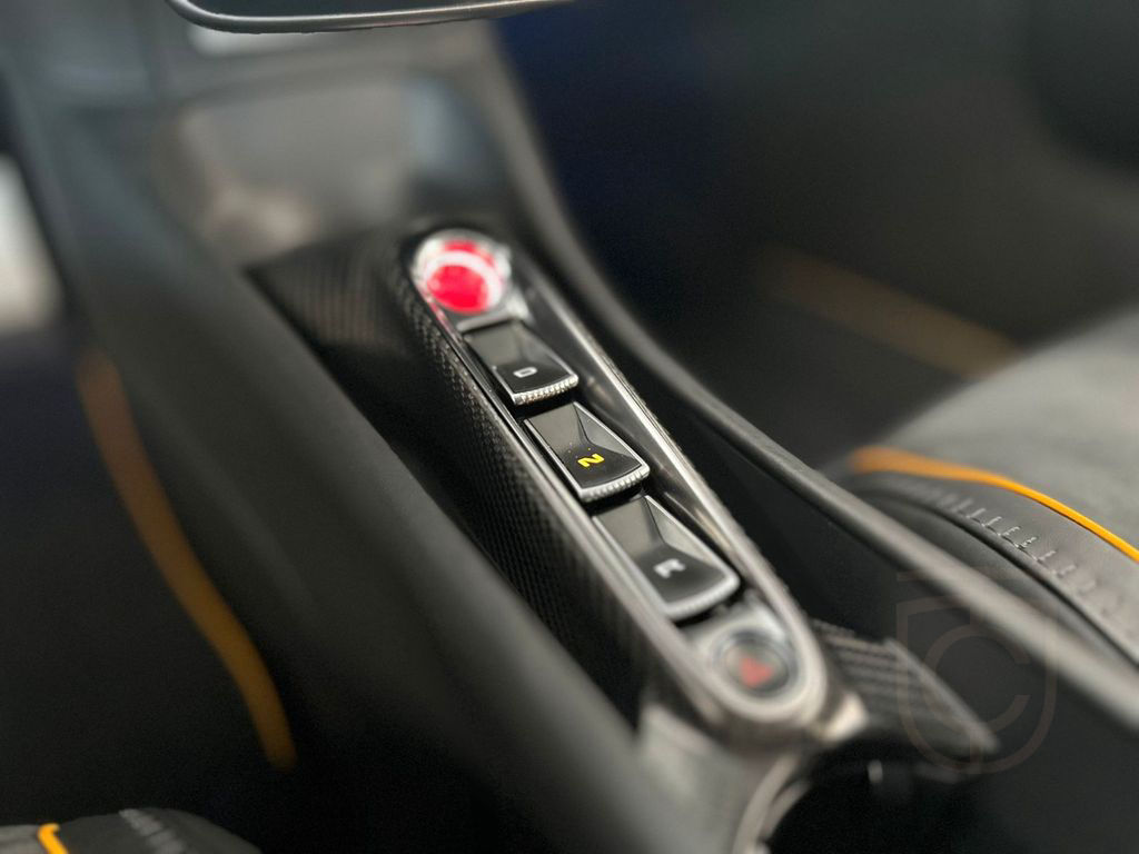 McLaren Artura / Aurora Blue / Full Carbon Fibre