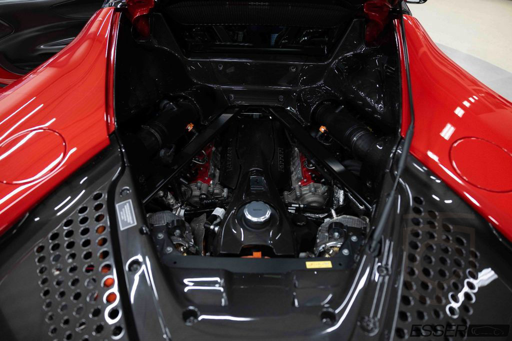 Ferrari SF90 Stradale | Hommage to 250 GTO Le Mans