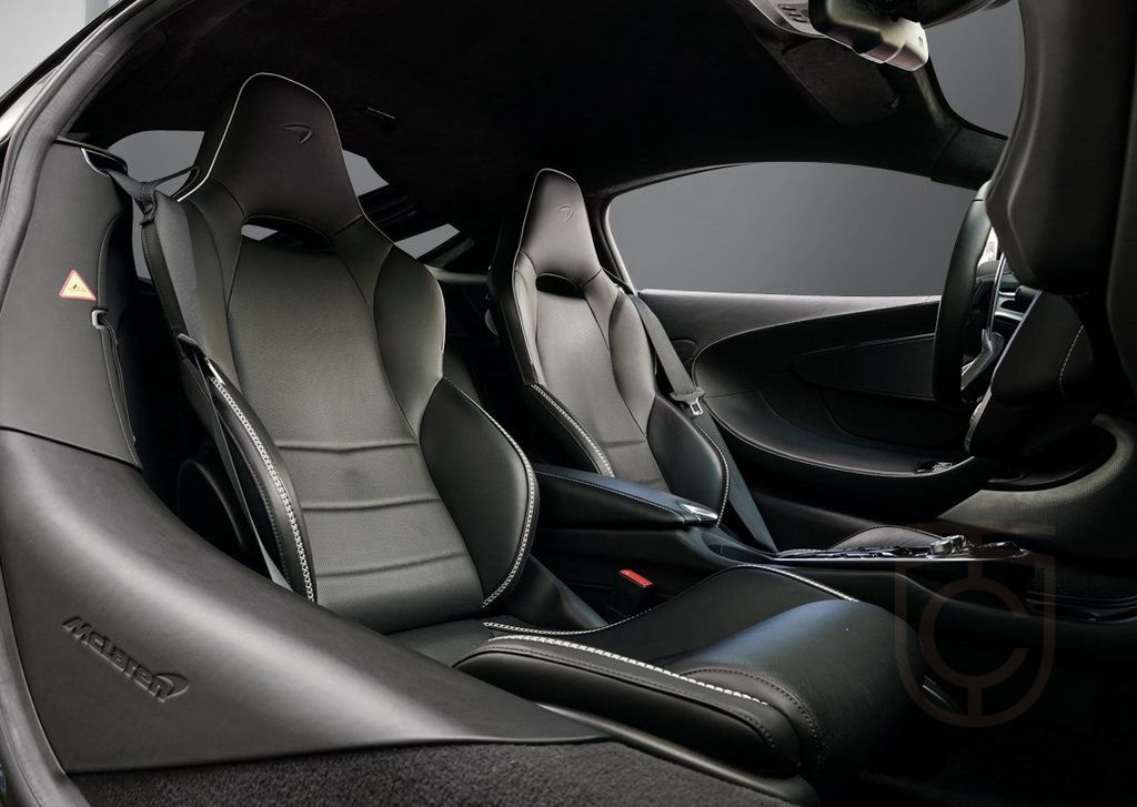 McLaren GT Exterior Elite Paint - Plateaux