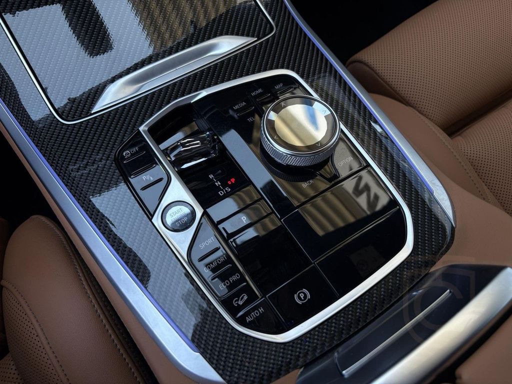 BMW X5 M60i IntAktLenk.HUD SurView Bow+Wil.Soft 22"
