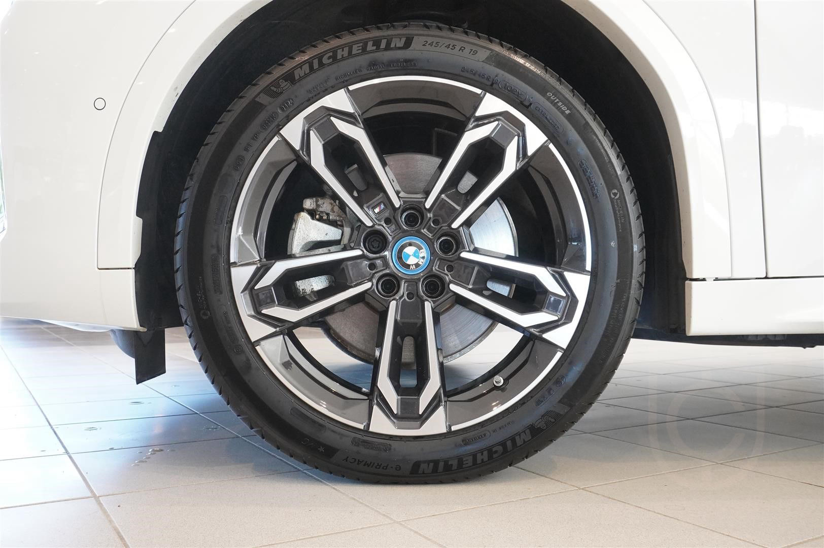 BMW iX2 xDrive30
