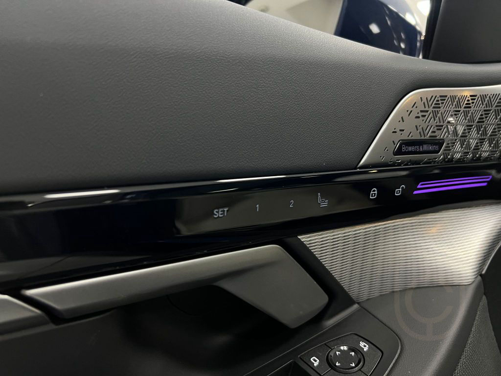 BMW 540 d xDrive M-Sport*HUD*PANO*B&W*KEYL*AHK*360°