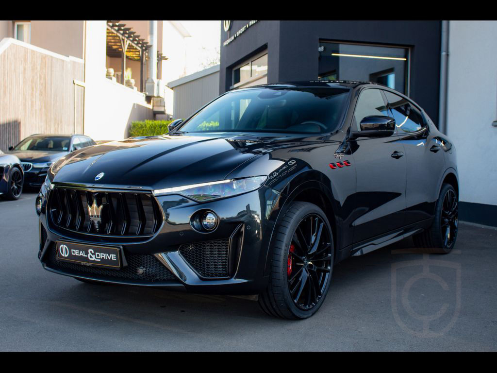 Maserati Levante V8 TROFEO°NERO ASSOLUTO°CARBON 2x°B&W