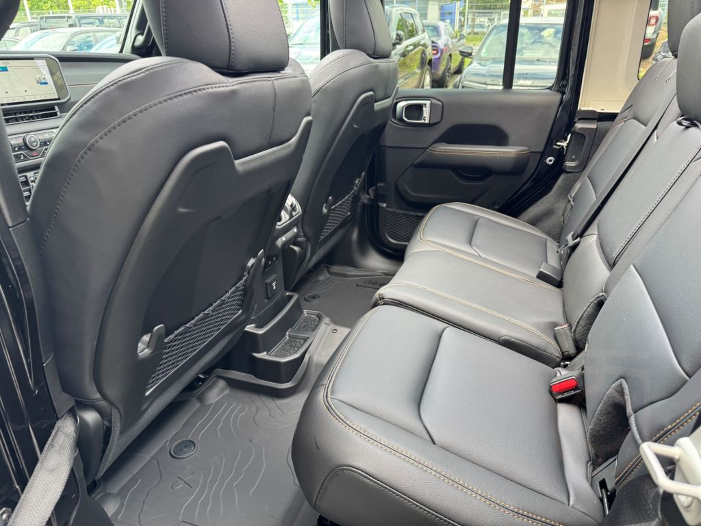 Jeep Wrangler 2.0 Unlim. Sahara Umbau SKY One Touch H