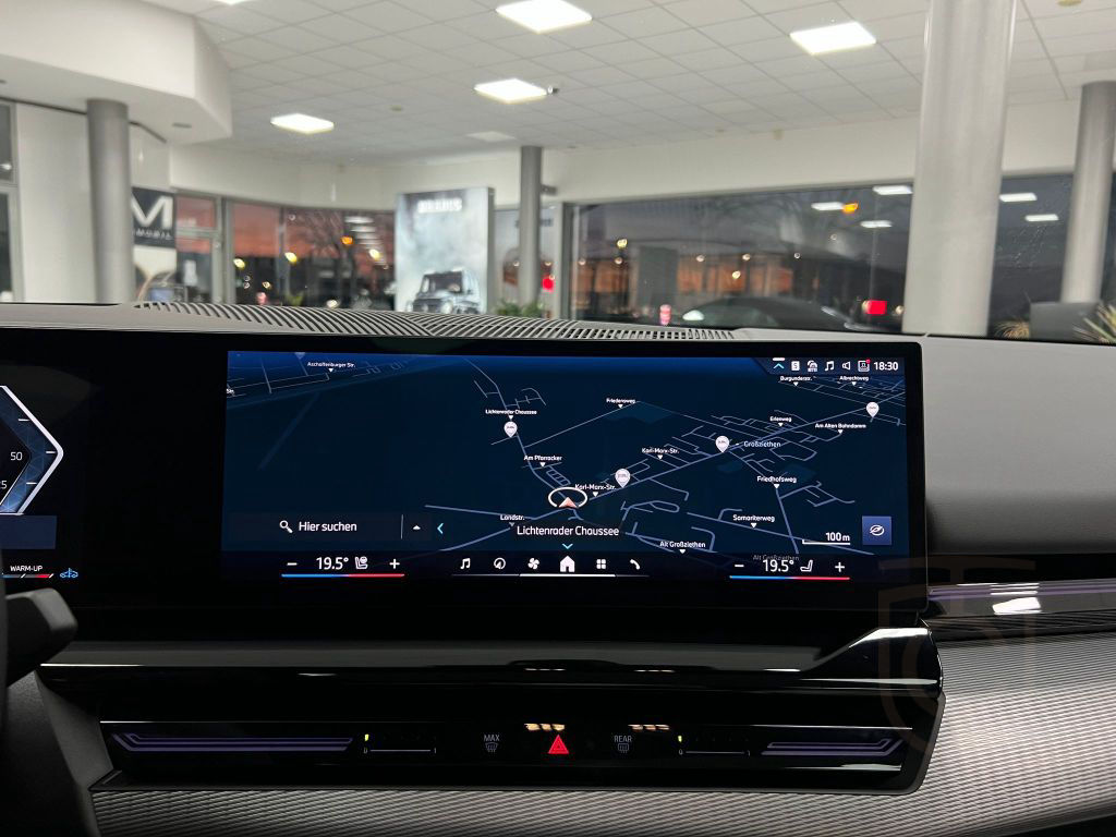 BMW 540 d xDrive M-Sport*HUD*PANO*B&W*KEYL*AHK*360°
